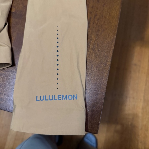 Lululemon lightweight jacket - Picture 4 of 4